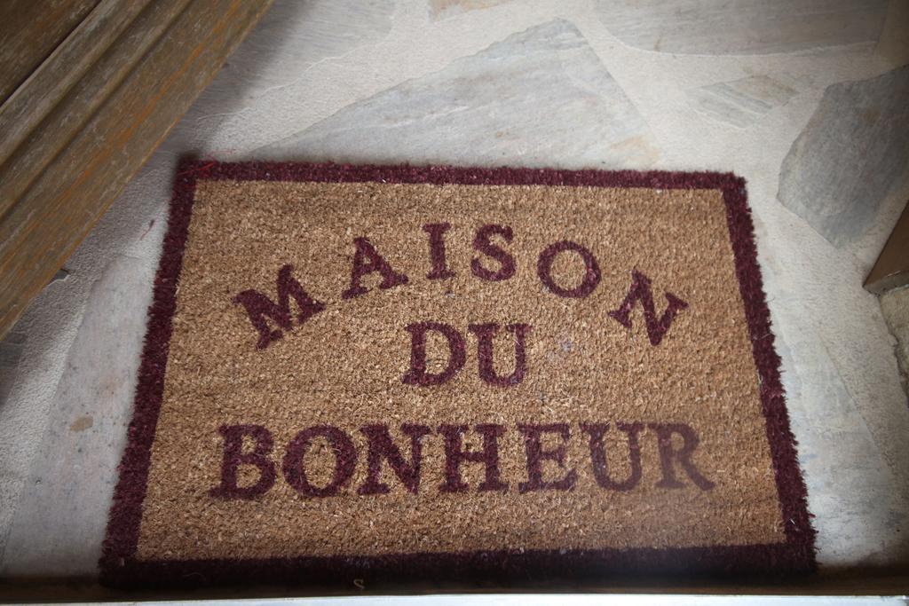 La Maison Du Bonheur Anlhiac Exterior foto